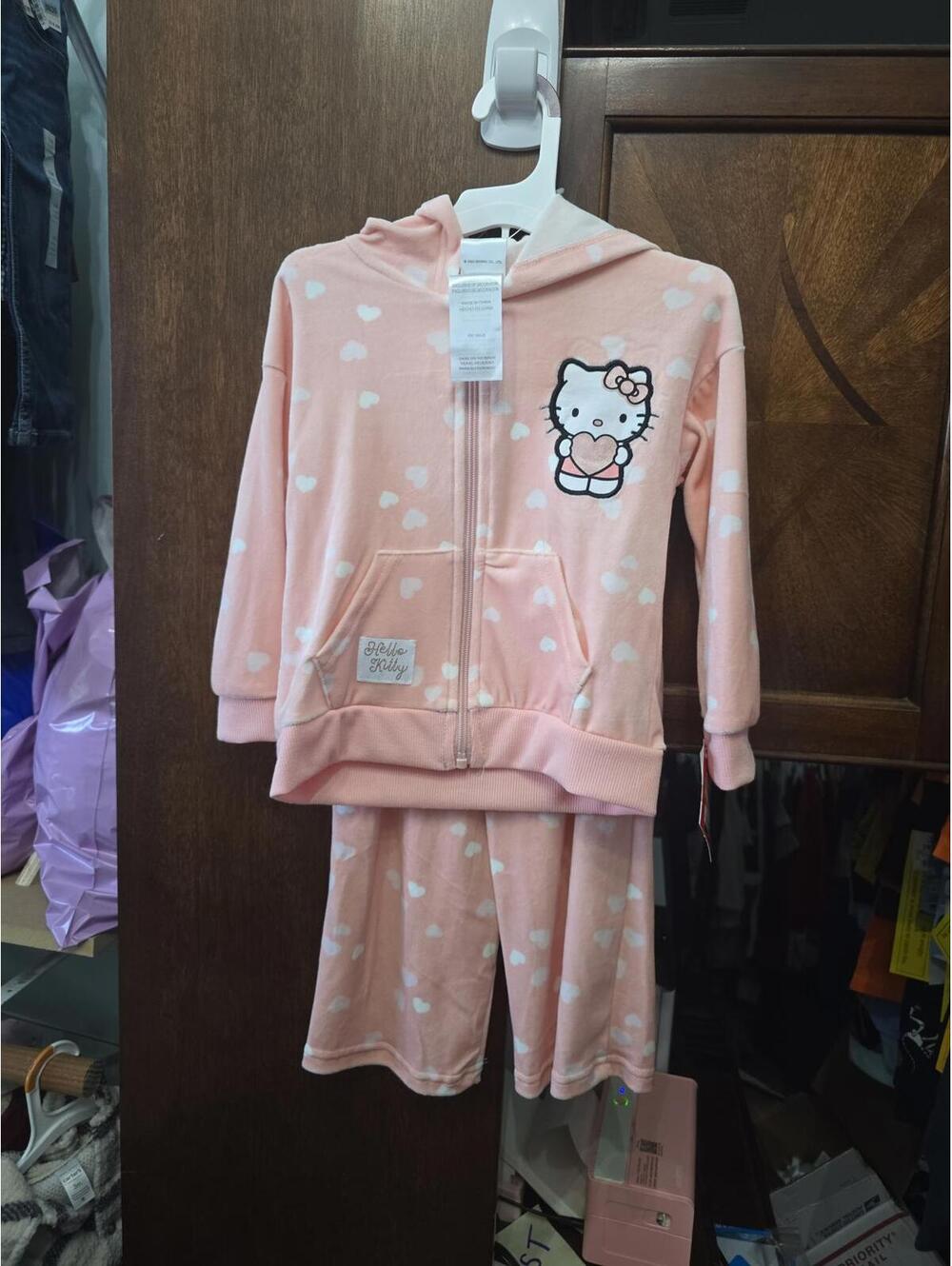 2t new hello, kitty outfit item 219